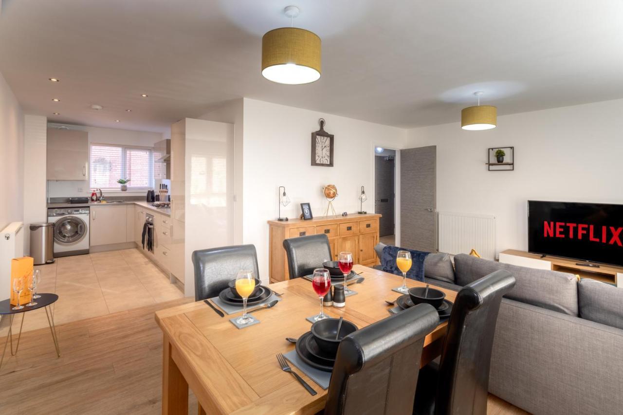 Away From - Contractors & Leisure - - Parking - Contractors - Leisure - Ensuite - Work Space Apartment