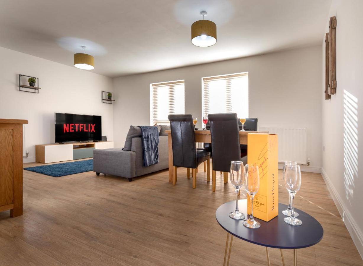 Away From - Contractors & Leisure - - Parking - Contractors - Leisure - Ensuite - Work Space Apartment *