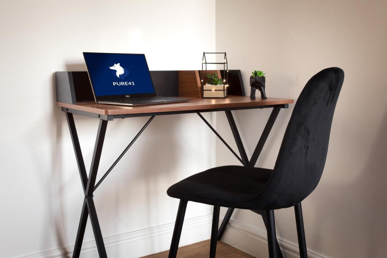 Apartment Away From - Contractors & Leisure - - Parking - Contractors - Leisure - Ensuite - Work Space Derby