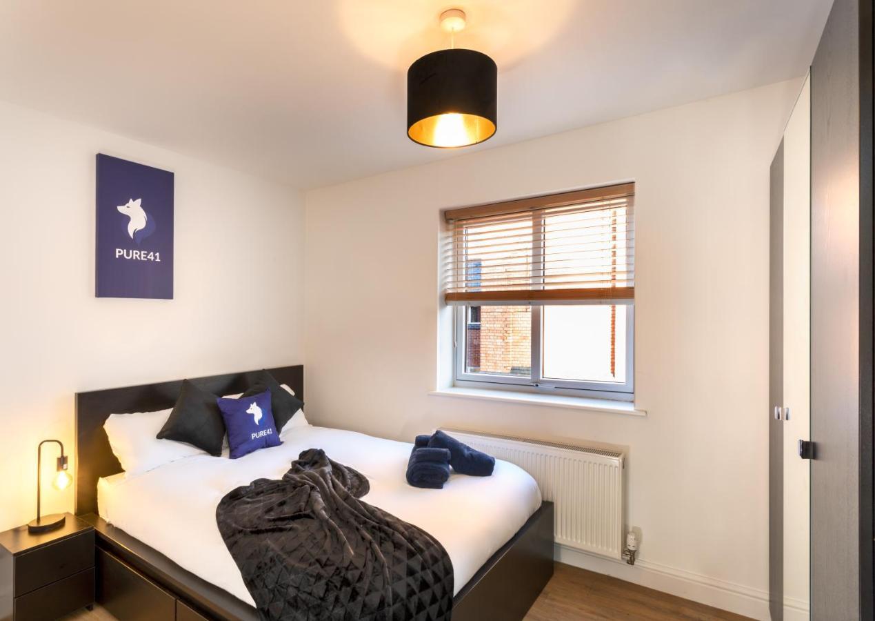 Apartment Away From - Contractors & Leisure - - Parking - Contractors - Leisure - Ensuite - Work Space *